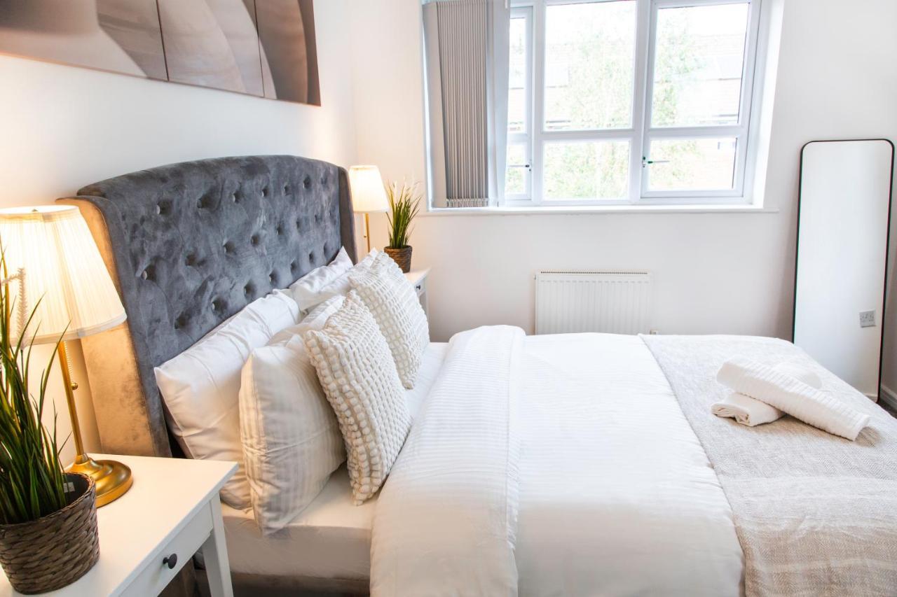 Cozy Townhouse In The Heart Of Greater Manchester Villa Exterior photo